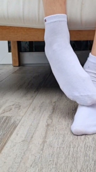White Ankle Sock Peal & Reveal: Slim Arch and Delicate Toes