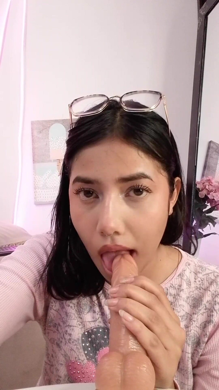 Yvettewill: Latina Webcam