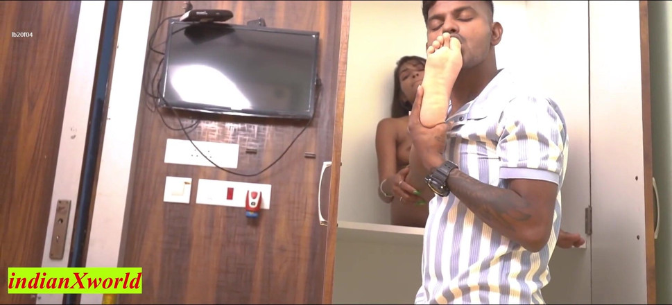 Indian Xshot: La ragazza teenager indiana carina non si aspettava un cazzo...