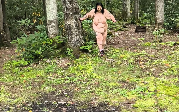 HerculesnVENUS: 她是一个从饥渴的陌生人身上赤身裸体地奔跑，让她高潮