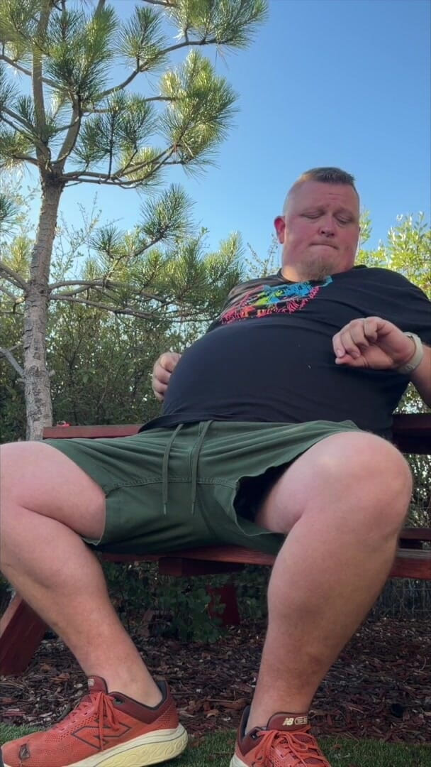 WestCub86: 부드러운 자지를 가지고 노는 통통한 남자