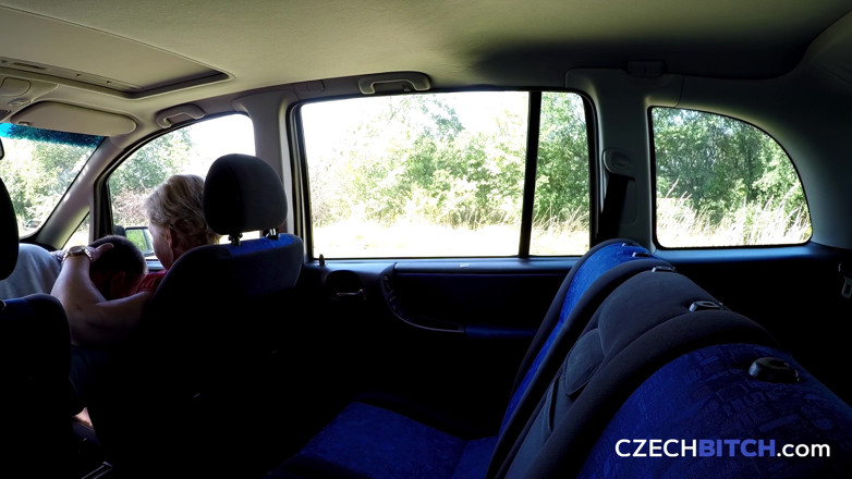 Czech Bitch: Curvă cehă 56: Păroasă, țâțoasă, matură
