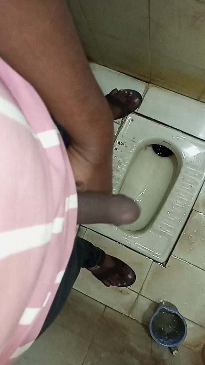 Hungry cliff: インド料理店のトイレボーイ、アナルを犯す