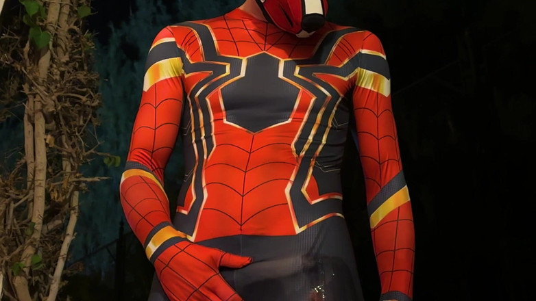 Project Y studios: Мокрая игра с человеком-пауком