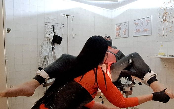 Lady Luciana Di Domizio: Tickled on the Gynecologicalchair