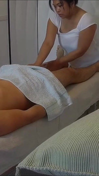 Prawdziwy azjatycki salon masażu ze szczęśliwym zakończeniem