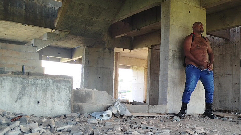 TheBlacKHunterr: 工事現場におしっこをしに行って、スピードアップしたくなった気分になりました