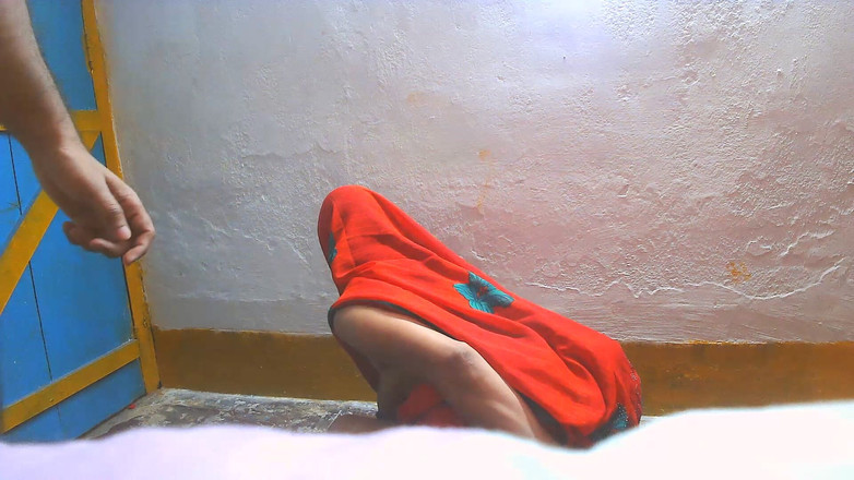 Busty Banuu: Büyük memeli kırmızı sari kayınbiraderi kayınbiraderi tarafından sikiliyor