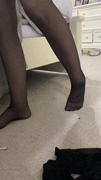 Crossdresser ogląda swoją dziewczynę MILF Czat wideo faceta i użyj wibratora, aby jej cipki spust