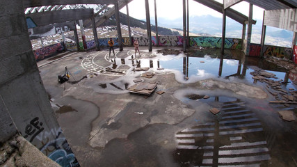 Petitpiment: Aku mengisap pacar urbex saya!