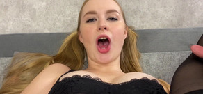 Kelsi69: 双洞齐插潮吹