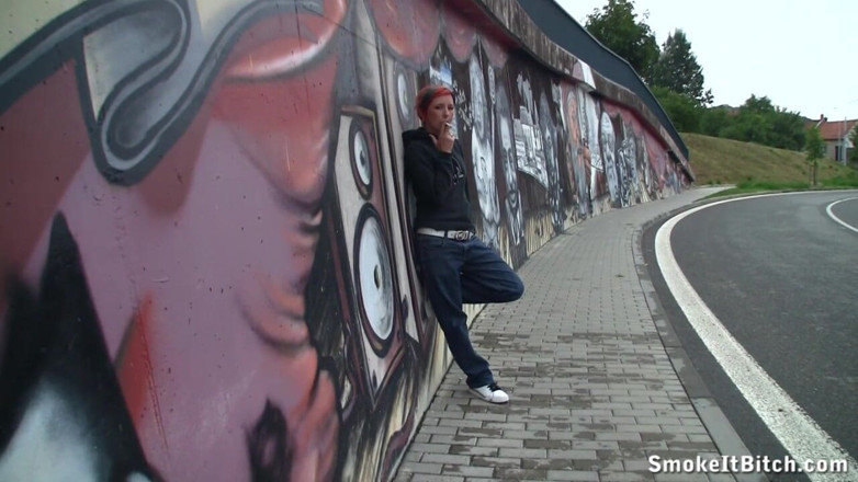 Smoke it bitch: Kim - straßenrauch