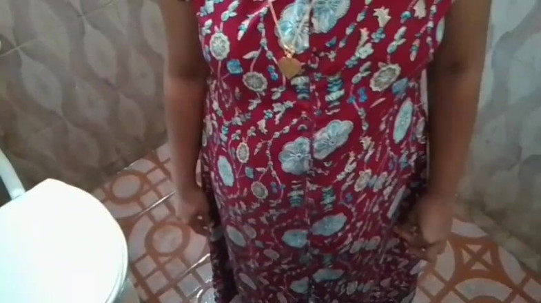 LEGSCOUPLE12: Indisches dorfmädchen hat sex mit ihrem ehemann, während sie bad...