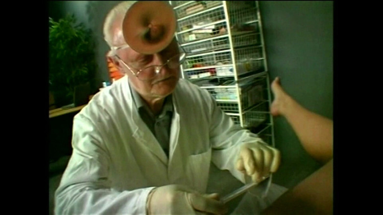 Dark Holes: Dieser alte Ernährungsberater hat eine sehr eigenartige Methode, um dieses...