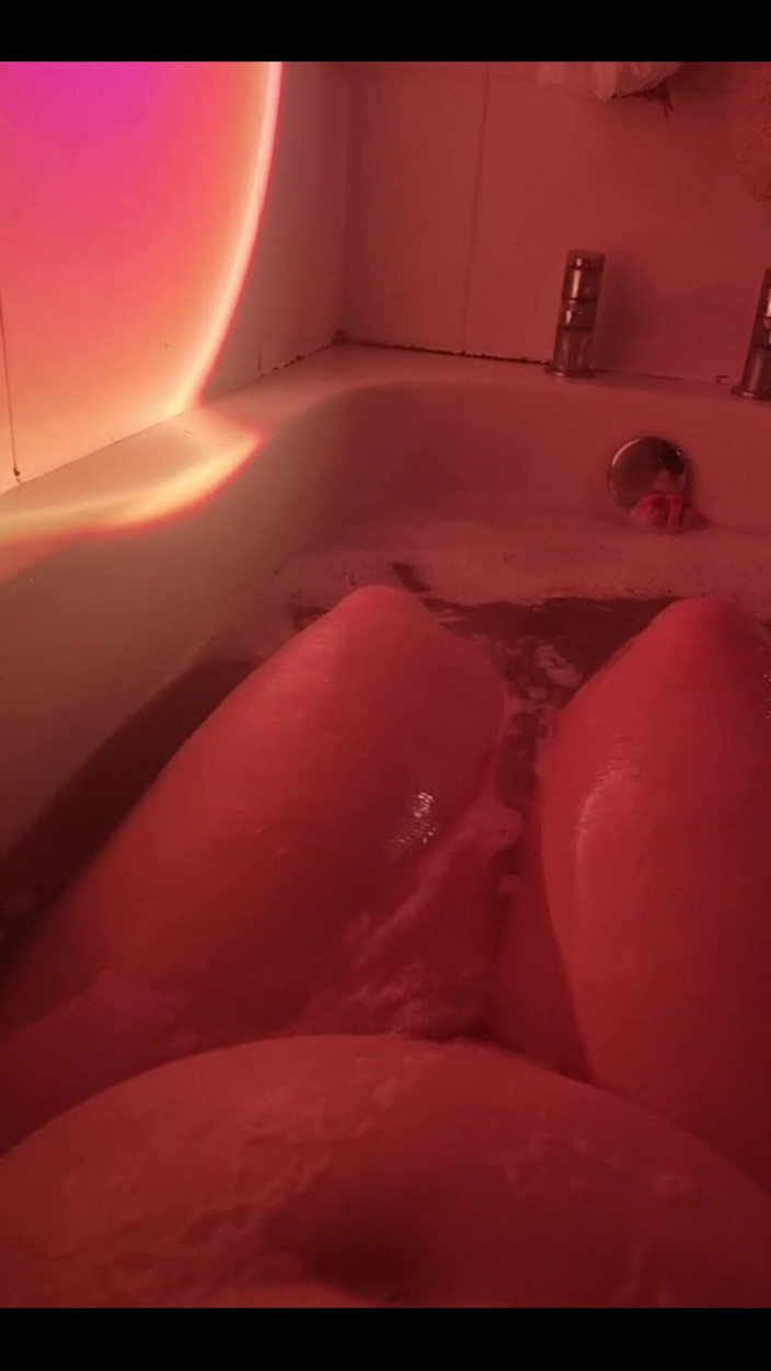 Bunny Royle: Détente dans le bain