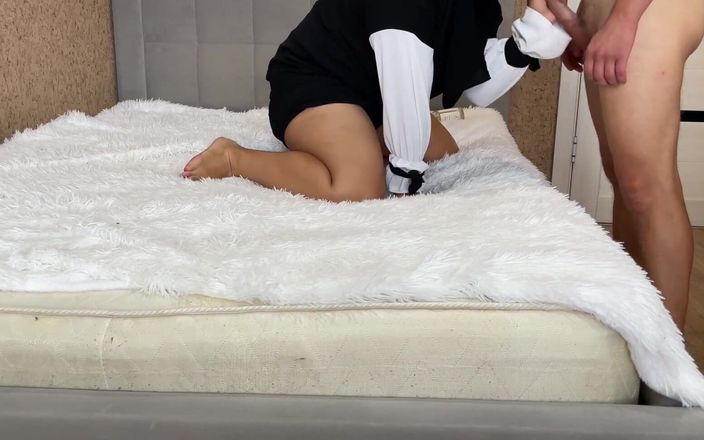 Lux Eva: Betrapte mijn stiefmoeder op masturberen en neukte haar