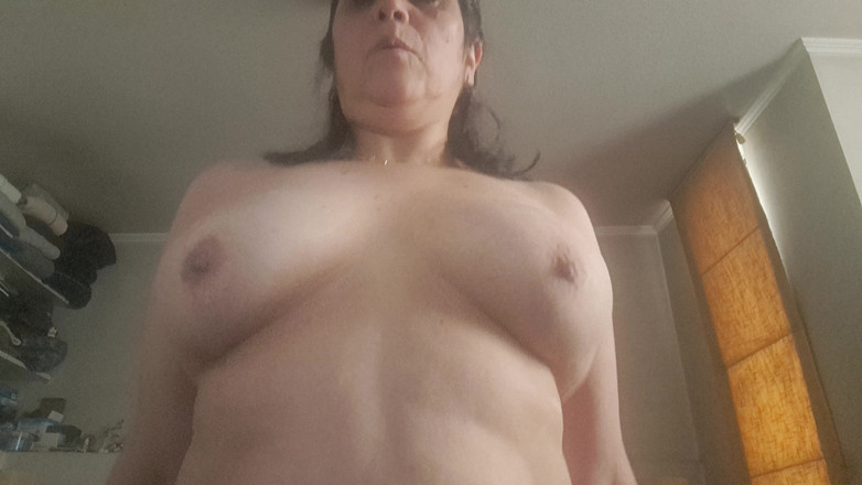 Mommy big hairy pussy: Menunggang dengan payudara yang menggeletar