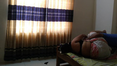 Aria Mia: मुझे चोदो जब मैं खिड़की में पर्दे ठीक कर रहा था