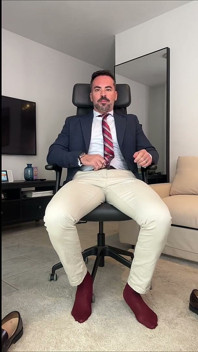 Me Masturbo Mientras Juego Con Mi Corbata