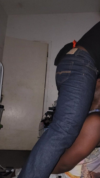 Wondahead21: Follando mi garganta de puta y tus jeans ajustados