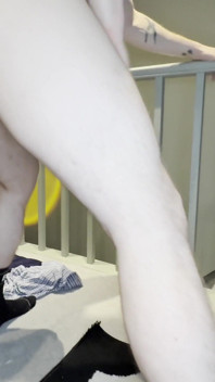 Papà caldo ha bisogno di un buco di jock per riempire ...