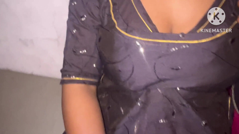 Indianbhabhi141: 印度巴胡在她紧致的阴户里被干