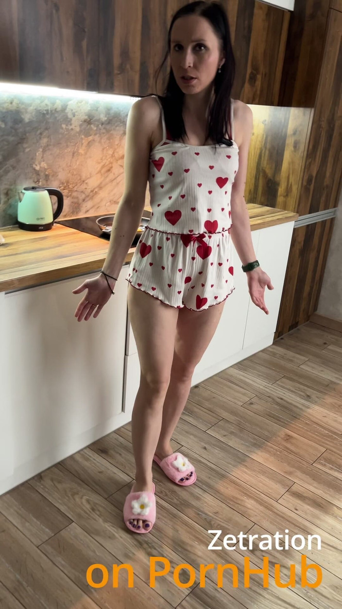 Zetration: Aku ngentot ibu temanku sendiri sambil main minecraft cerita rusia,...