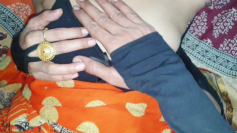 HunnyBunny: Yakın çekim misyonerde üvey kız kardeşimin sıkı amcığını şehvetle siktim.