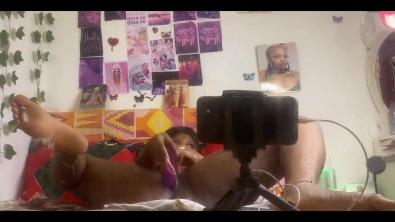 Anita wet pussy: Aynama bakarken amcığımla tek başıma oynadım