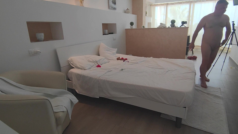 Alex e Bianca: ビッチな妻と休暇中。あの美しいアソコを抱いている間に、カメラをつけた。本物のカップルだ。フィクションはない。