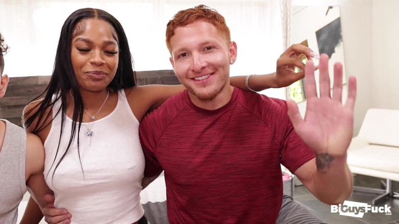 Bi Guys Fuck: 19yo Brianna Watches Guys Kiss &amp; Taps Out Giggling!