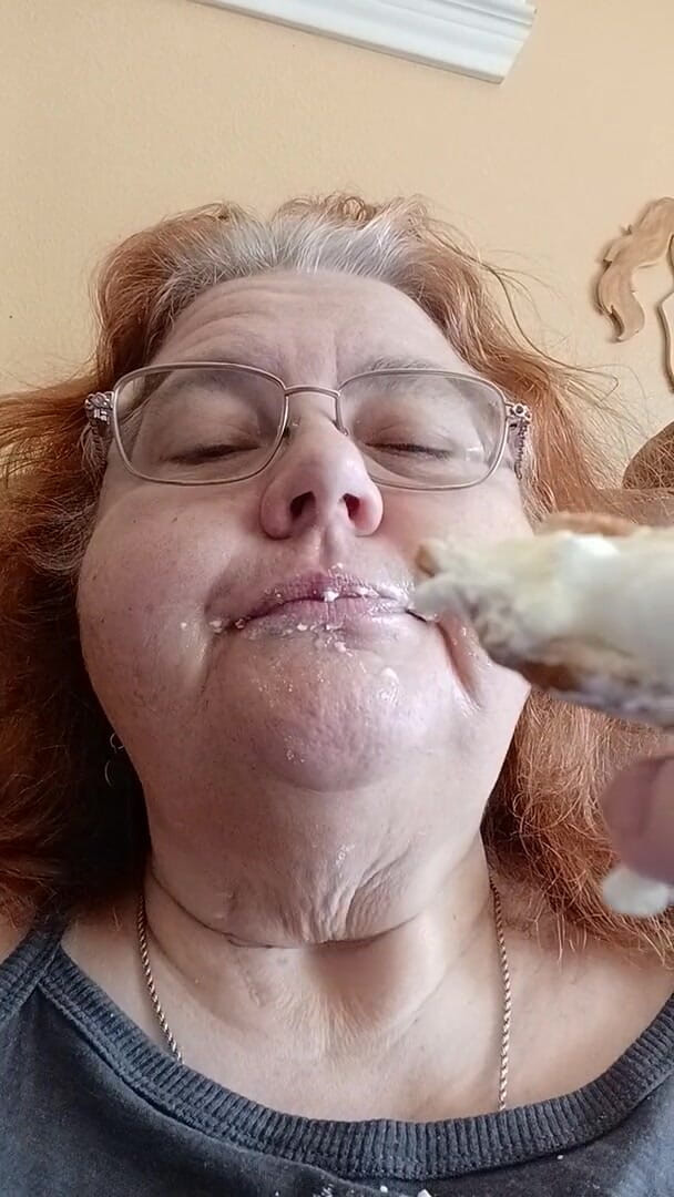 BBW nurse Vicki adventures with friends: Sahne geschwollene freude