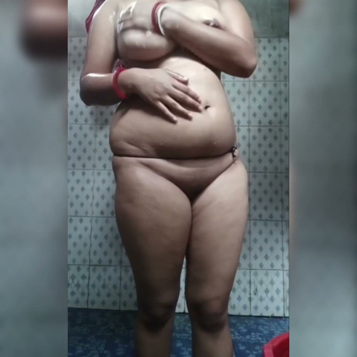 Myselfsb: Bathroom Sexy Desi Bhabhi Bathing