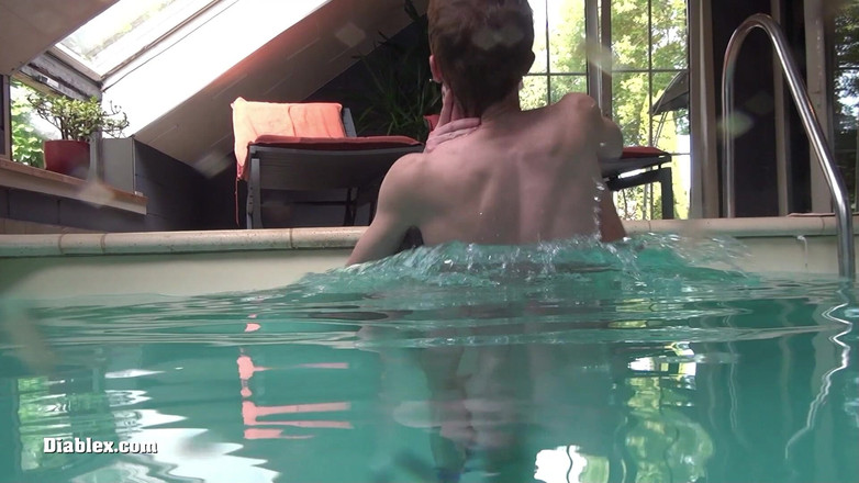 Diablex: Piscina Privata