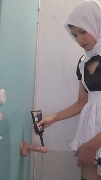 สาวใช้ฮิญาบ
