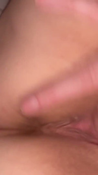 Horny MILF Gives Herself 3 Fingers (bustysecretgf)