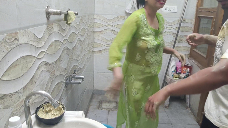 Hornycouple149: Sutela bhai si kakak tiri india ngintip adik tirinya melakukan...