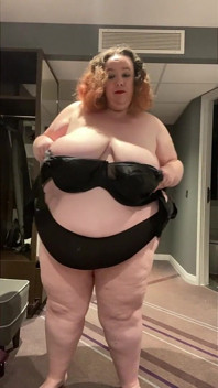 Niegrzeczna lub niezła lista - Bbwssbbw Strip Złośliwiec