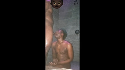 Wondahead21: "musíš vidět" Houston Gay Spa - scéna se sexy sprchou !!