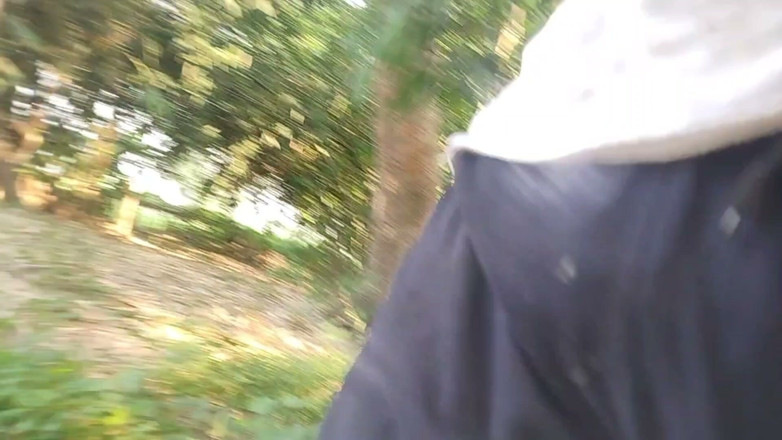 Salonibhabhi: Yang Gay Boy Outdoor Handjob