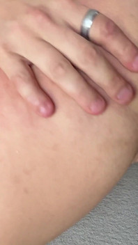 Paroháč manžel sledoval svou ženu v ménage à Trois ve své vlastní posteli