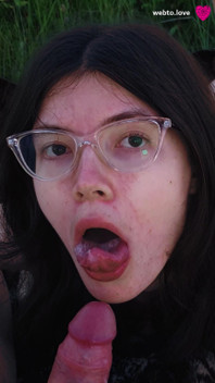 Real Beautiful Sex in Nature in the Middle of the Field with a Cute Brunette Giving a Gentle Blowjob, Ready for Penetration