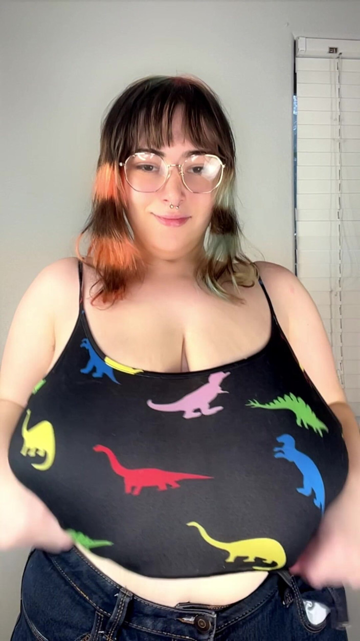 Mushroombitchx: 胸を出してジャンピングジャック