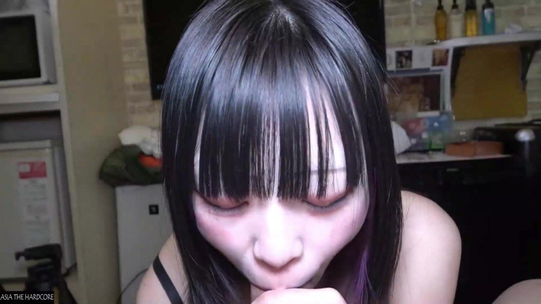 TOKYO HONEY TRAP: A Jirai-kei Gal!