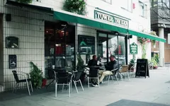 Hot Chicken Sits on a Huge Cock