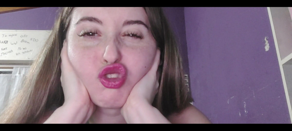 RavenHearth666VIP: Różowa szminka przed wyjściem z domu