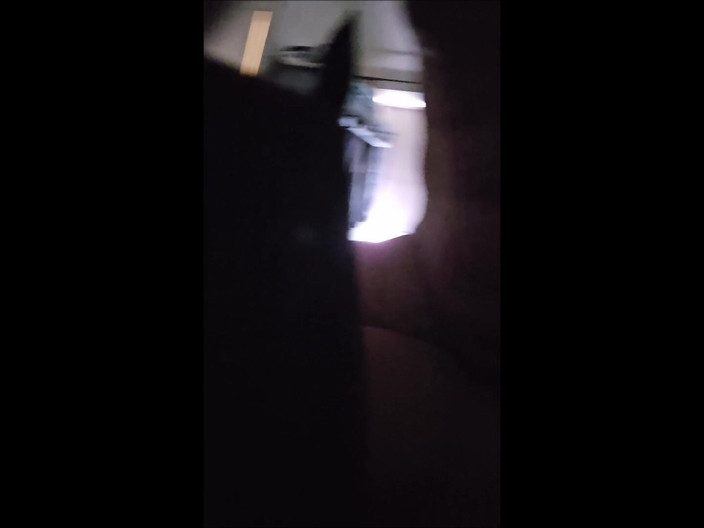 SilverFux: Zralá rozvedená žena souhlasí, že jí zaplatí nájem pomalým kouřením a šukáním.