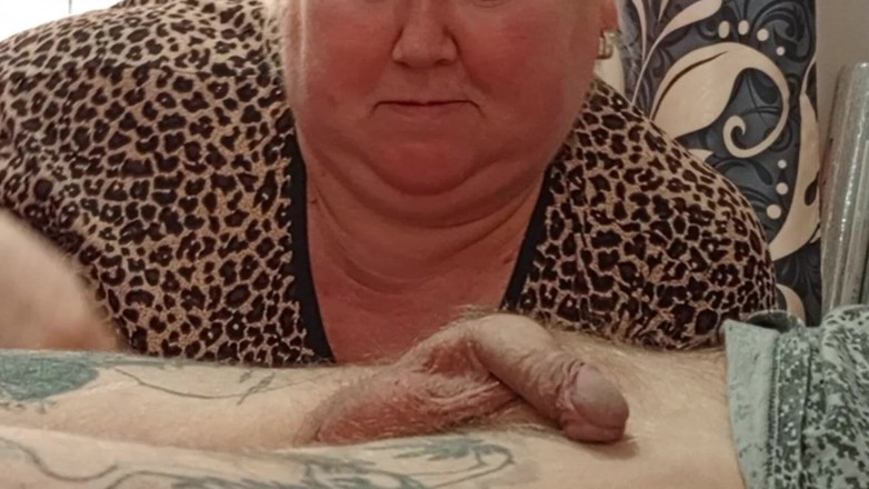 Zona901: Dojrzała gruba kobieta ssie mojego penisa, aż spuszczę