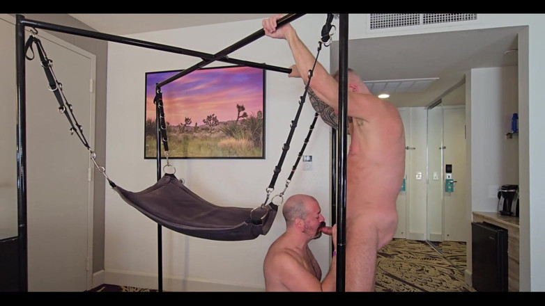 The Gay Quadzilla: Hung ojczym pieprzy mięśnia niedźwiedzia