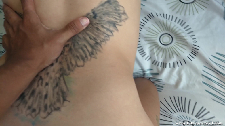 Littlesexyowl: Creampie sudut pandangan pertama! Jiran menggoda saya sehingga zakar saya...